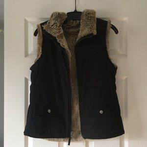 Gap zip up faux lined vest